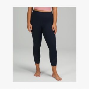 Wunder Under Scalloped Hem High-Rise Crop